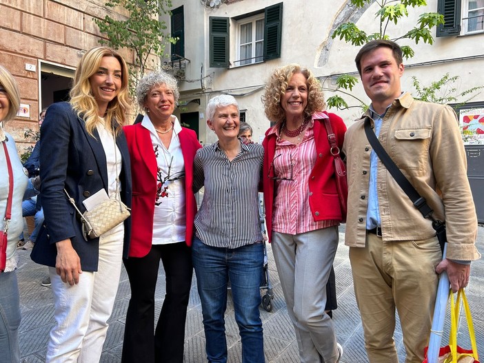 Elezioni comunali, Salis e Cirinnà rilanciano il tema dei diritti da piazza Don Gallo: “No a propaganda sulla pelle dei bambini. Patrocinio al Pride? Ovviamente”