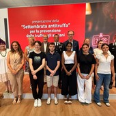 Anziani e truffe online, al via in Liguria la "Settembrata AntiTruffa": laboratori, carabinieri e studenti in campo Anziani e truffe online, al via in Liguria la "Settembrata AntiTruffa": laboratori, carabinieri e studenti in campo