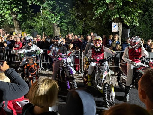 Torna la Festa dell'Amaretto a Sassello: un weekend di spettacolo e solidarietà per il Nuovo Gaslini con Vanni Oddera Torna la Festa dell'Amaretto a Sassello: un weekend di spettacolo e solidarietà per il Nuovo Gaslini con Vanni Oddera