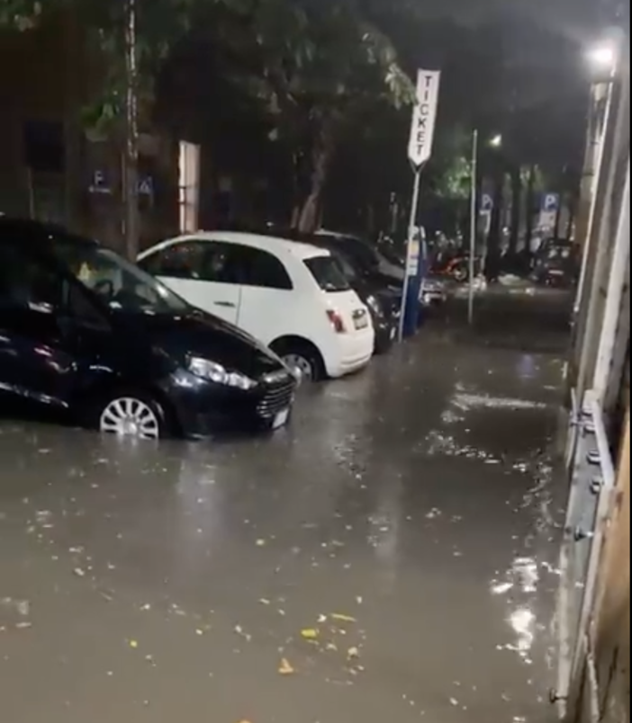 Maltempo, caduti dai 100 ai 200 mm di pioggia a Genova. Toti: "Fortunatamente nessun ferito"