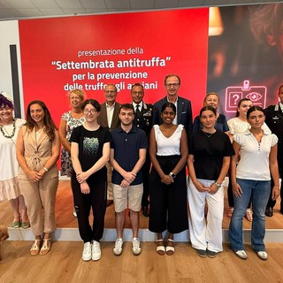 Anziani e truffe online, al via in Liguria la "Settembrata AntiTruffa": laboratori, carabinieri e studenti in campo Anziani e truffe online, al via in Liguria la "Settembrata AntiTruffa": laboratori, carabinieri e studenti in campo