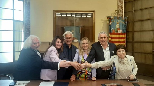 Firmato l’accordo di amicizia tra le città di Genova e Salerno