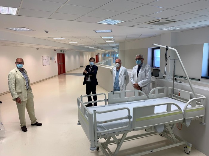 Viceministro della Salute Pierpaolo Sileri all'ospedale San Martino