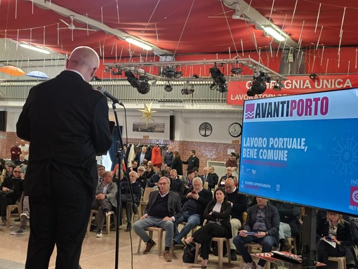 Lavoro portuale, la Filt Cgil rilancia: “Centralità delle compagnie e dell’articolo 17” Lavoro portuale, la Filt Cgil rilancia: “Centralità delle compagnie e dell’articolo 17”