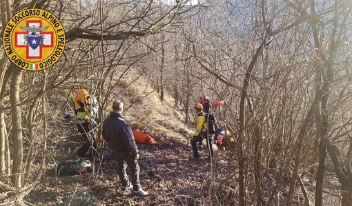 Turista in una scarpata a Corniglia salvato dal soccorso alpino