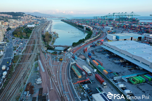 Taglio del nastro per il secondo binario ferroviario d’accesso al terminal Psa Genova Prà Taglio del nastro per il secondo binario ferroviario d’accesso al terminal Psa Genova Prà