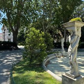 La sfida del verde a Genova, l’urbanista Balletti: “Piazze storiche trasformate in parcheggi”