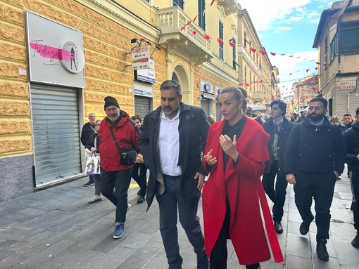 Commercio a Genova, Salis all'attacco: "Comune piegato ai privati, negozi di vicinato in ginocchio"