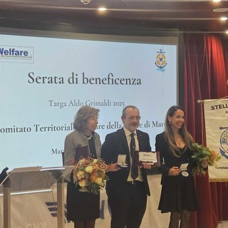 La targa Aldo Grimaldi alla Capitaneria e ad Assagenti