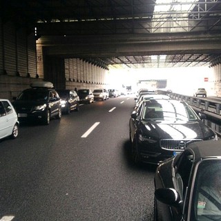 Crollo ponte: traffico in tilt per incidente e treni in forte ritardo