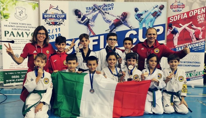 Taekwondo: Scuola Genova terza alla Sofia Cup con undici medaglie
