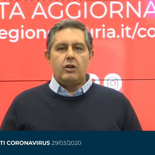 Coronavirus, aumentano i nuovi positivi ma anche i tamponi. Toti: "Siamo arrivati al 'plateau' nel grafico dei contagi"