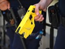 Morto colpito da taser, domani l'autopsia sul corpo di Elton Bani