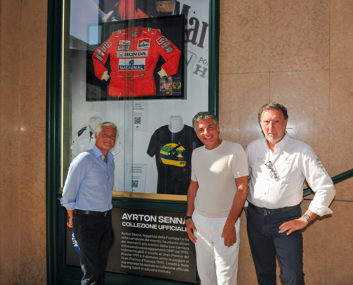Da sx a destra: Raffaele Ferriello Direttore di AC Genova, Carlo Bagnasco Presidente di AC Genova e Luigi Rossi Direttore Marketing di Racing Force Group Da sx a destra: Raffaele Ferriello Direttore di AC Genova, Carlo Bagnasco Presidente di AC Genova e Luigi Rossi Direttore Marketing di Racing Force Group