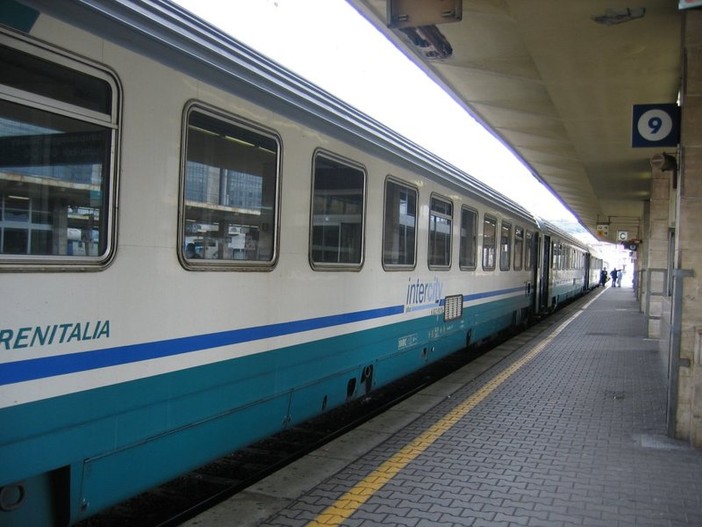 Intercity guasto: capotreno identifica giornalista genovese