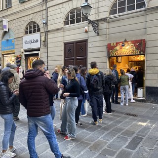 Genova sotto assedio? Il turismo tra boom e crisi d'identità Genova sotto assedio? Il turismo tra boom e crisi d'identità