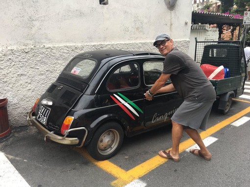 Tom Hanks nella foto del tweet