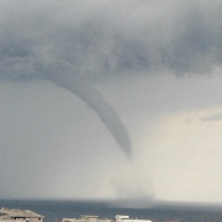 Tromba d'aria davanti alle coste di Voltri