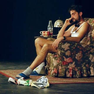 “Tutto a suo nome”, lo spettacolo con Andrea Zanacchi al Teatro Garage