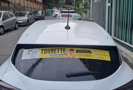 La Sindrome di Tourette 'viaggia' sui taxi di Genova: al via la campagna di sensibilizzazione di A.I.S.T.