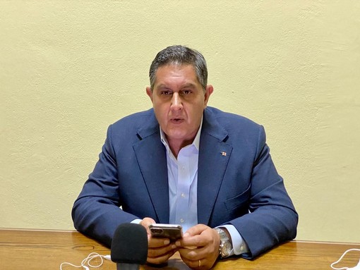 Coronavirus: domani mattina incontro tra regioni e Governo, in discussione i nuovi provvedimenti. Lockdown all'orizzonte