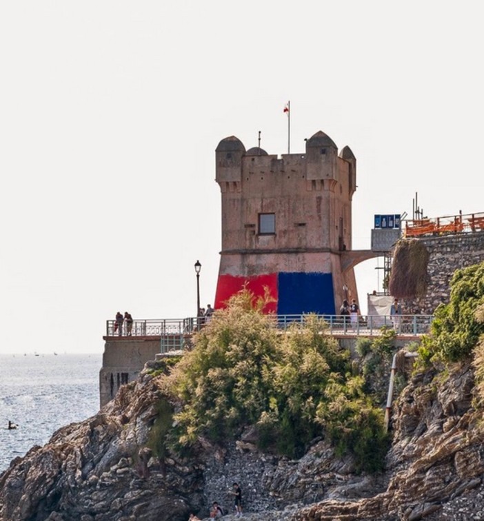 Torre Gropallo di Nervi rossoblù, ancora in corso le indagini