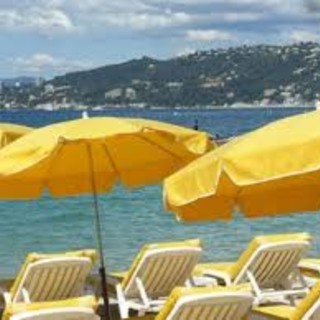 Turismo: nuovo marchio di sicurezza per facilitare la riapertura della stagione turistica in Europa