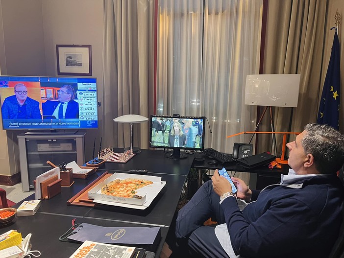 Elezioni, il primo commento di Toti: “Preoccupa l’astensione”