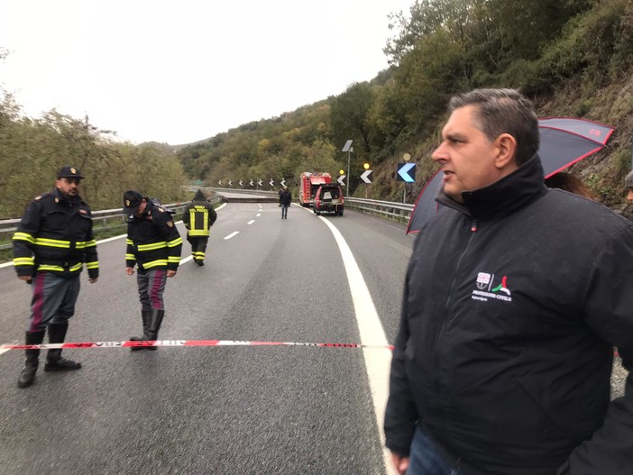 Maltempo, il presidente Toti firma la richiesta danni per 450 milioni di euro