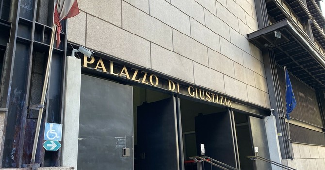 Assolto il 18enne a processo per un rapporto con la fidanzata 13enne: “Nessun abuso” Assolto il 18enne a processo per un rapporto con la fidanzata 13enne: “Nessun abuso”