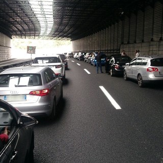 Caos autostrade, un altro week end di disagi, tredici chilometri di coda sulla A26