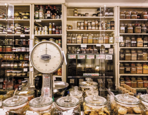 Una mostra fotografica e una premiazione per celebrare le botteghe storiche genovesi