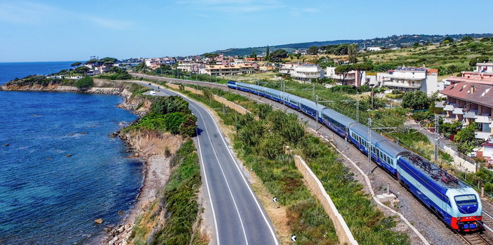 Partita l’offerta estiva di Trenitalia in Liguria, previsti più 380 collegamenti giornalieri e nuovi servizi Partita l’offerta estiva di Trenitalia in Liguria, previsti più 380 collegamenti giornalieri e nuovi servizi