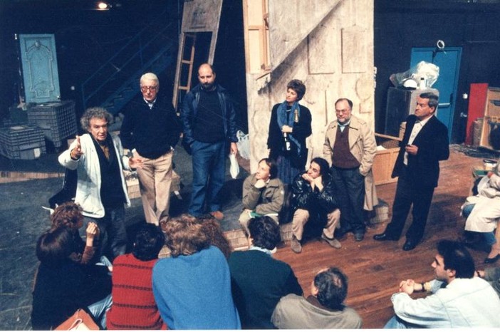 Alla fine del vecchio millennio con la rassegna del Teatro Nazionale di Genova per i suoi 70 anni (FOTO) Alla fine del vecchio millennio con la rassegna del Teatro Nazionale di Genova per i suoi 70 anni (FOTO)