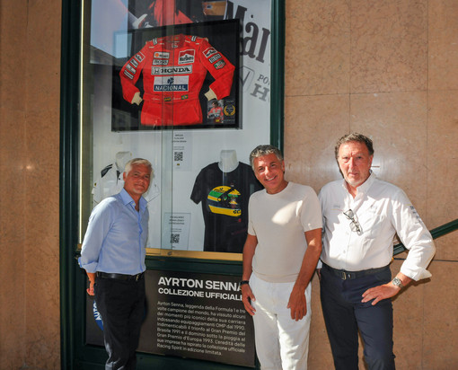 Da sx a destra: Raffaele Ferriello Direttore di AC Genova, Carlo Bagnasco Presidente di AC Genova e Luigi Rossi Direttore Marketing di Racing Force Group Da sx a destra: Raffaele Ferriello Direttore di AC Genova, Carlo Bagnasco Presidente di AC Genova e Luigi Rossi Direttore Marketing di Racing Force Group