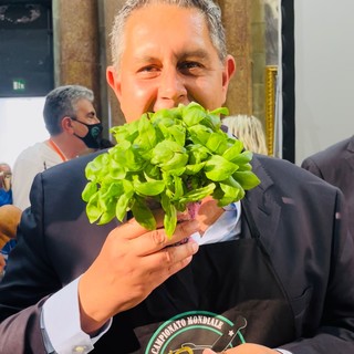 Campionato Mondiale del pesto al mortaio, Toti: “Basilico simbolo e bandiera della nostra terra, oggi celebriamo un’eccellenza agroalimentare della Liguria”