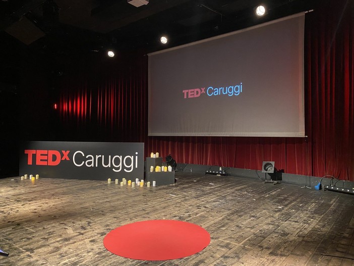 TEDxCaruggi, buona la prima sotto il segno del 'Blackout' TEDxCaruggi, buona la prima sotto il segno del 'Blackout'