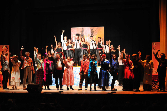 "9 donne e un mistero", venerdì il saggio dei ragazzi grandi del Banchéro "9 donne e un mistero", venerdì il saggio dei ragazzi grandi del Banchéro