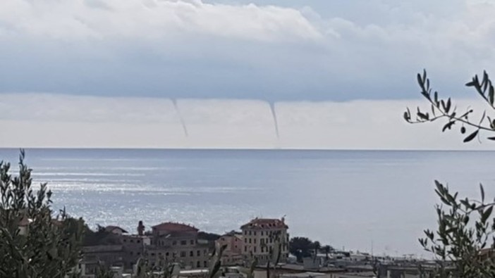 Più di una tromba marina nel ponente genovese