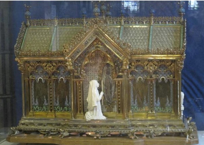 L'urna che ospita le reliquie di Bernadette L'urna che ospita le reliquie di Bernadette