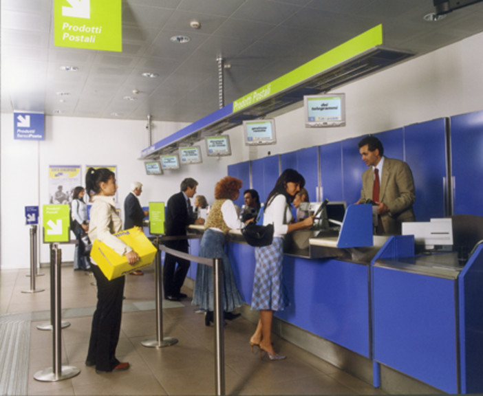 Poste stabilizza 102 lavoratori in Liguria, 21 a Savona