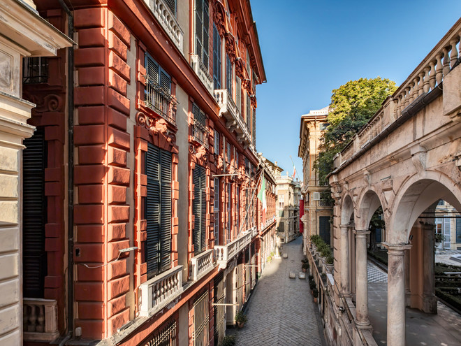 Via Garibaldi, una delle strade più iconiche di Genova Via Garibaldi, una delle strade più iconiche di Genova