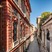 Via Garibaldi, una delle strade più iconiche di Genova Via Garibaldi, una delle strade più iconiche di Genova