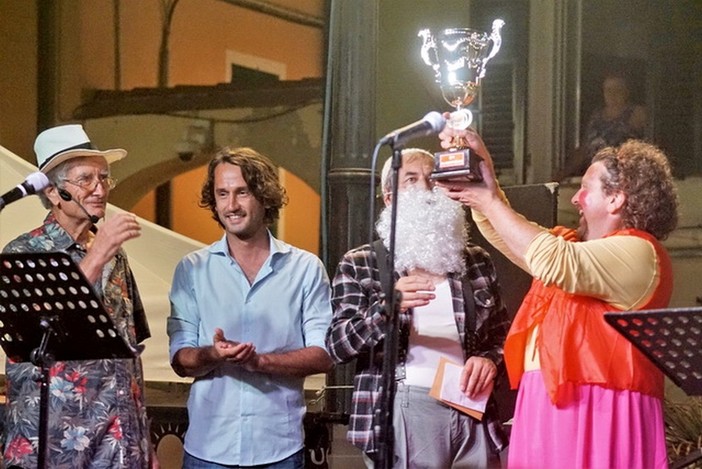 Ben undici i gruppi in gara sul palco del "Festival degli stonati" di Varazze Ben undici i gruppi in gara sul palco del "Festival degli stonati" di Varazze