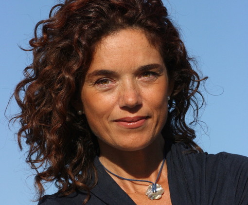 Valeria Corciolani si racconta tra il nuovo romanzo e il film tratto da ‘Il morso del ramarro’