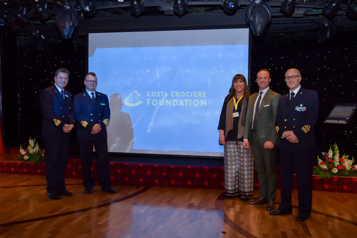 Beneficenza a bordo di Costa Fortuna a la Spezia: raccolti quasi 6 mila euro a favore della onlus "Il porto dei piccoli" Beneficenza a bordo di Costa Fortuna a la Spezia: raccolti quasi 6 mila euro a favore della onlus "Il porto dei piccoli"