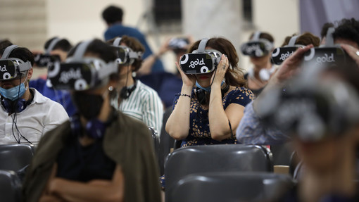 "Genova Reloaded": aperitivo con la realtà virtuale e poi il film "Regina" presentato da Francesco Montanari