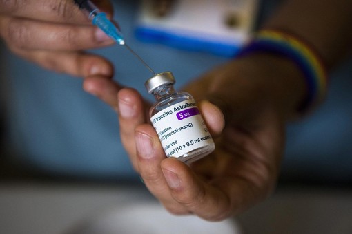 Vaccinazioni anti Covid-19, l'attività della Sala Chiamata del Porto prosegue a Villa Bombrini