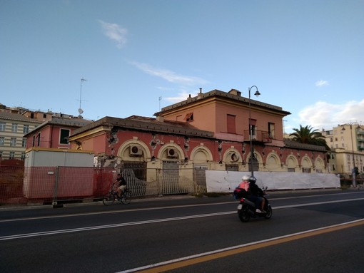 Pra’, la destinazione dell’ex stazione ferroviaria è ancora in altissimo mare Pra’, la destinazione dell’ex stazione ferroviaria è ancora in altissimo mare