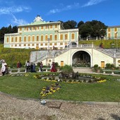 Bimbo caduto dal terrazzo a Voltri, sopralluogo degli inquirenti presso la scuola